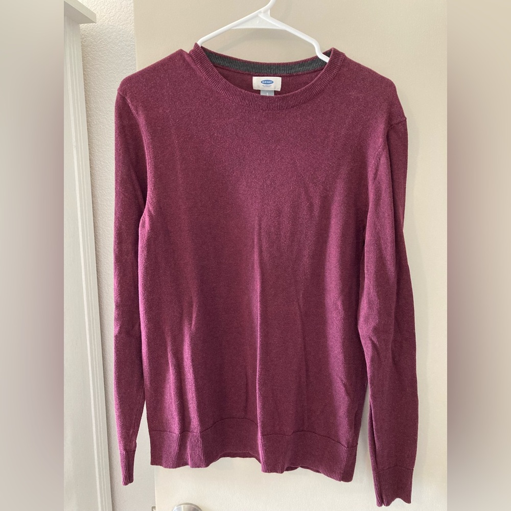 Men’s burgundy sz S Old Navy crew neck sweater